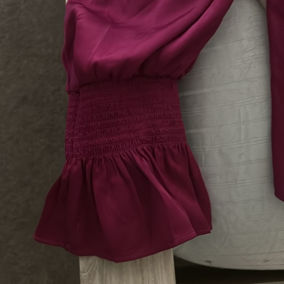 Express Satin off the shoulder blouse with crinkle sleeve - Picture 3 of 9